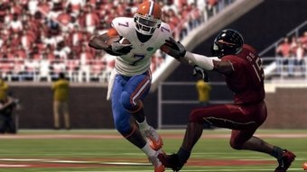 Illustration for article titled NCAA Football 11 Review: A Big Man On Campus